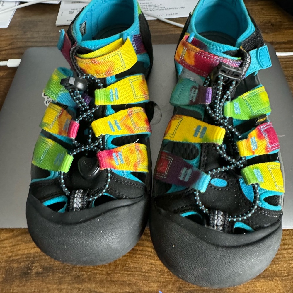 Multi colored kids Keens